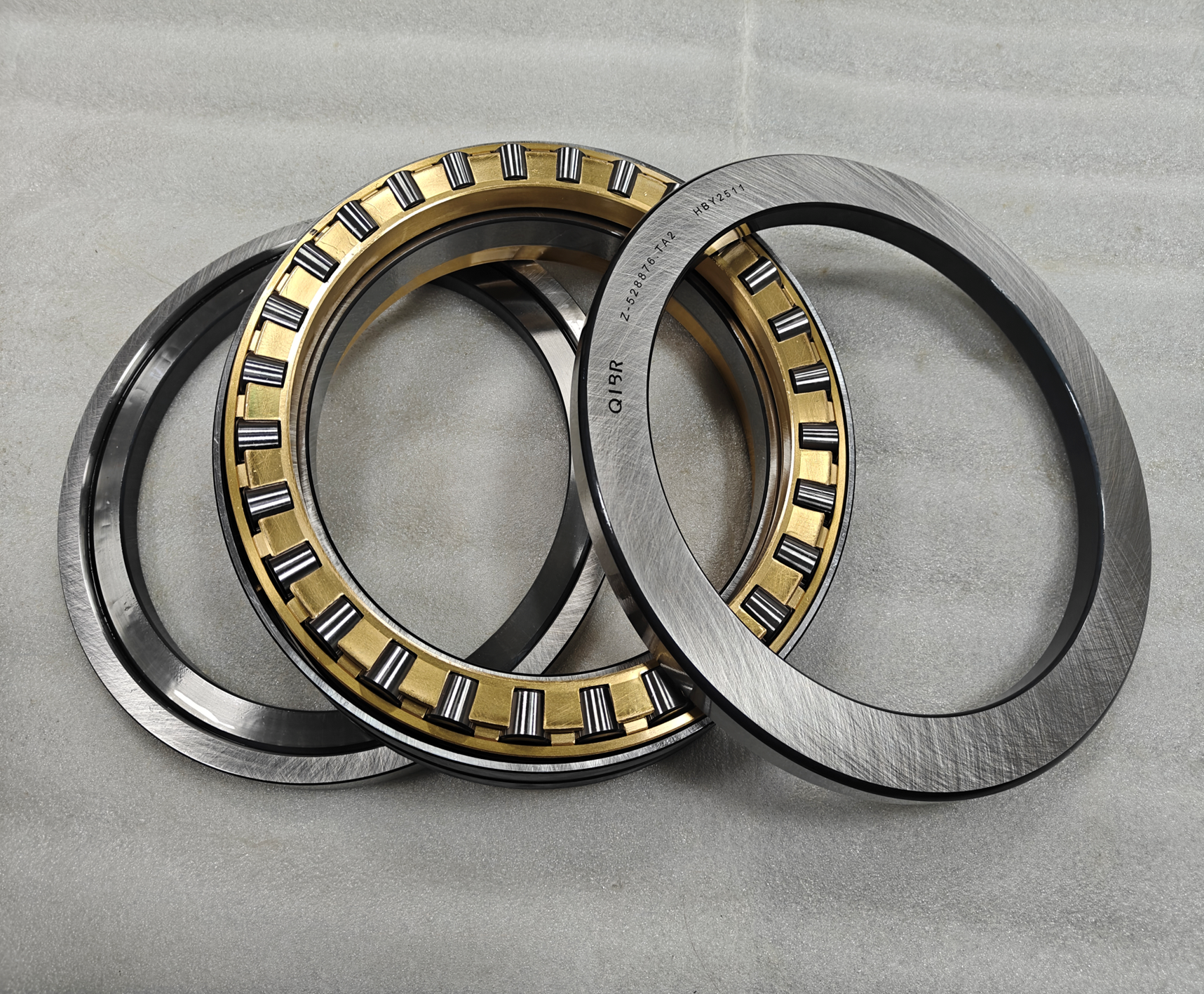 Die weltweite Nachfrage nach ein- und mehrseitig wirkenden Axialrollenlagern steigt in allen Schwerlastbranchen